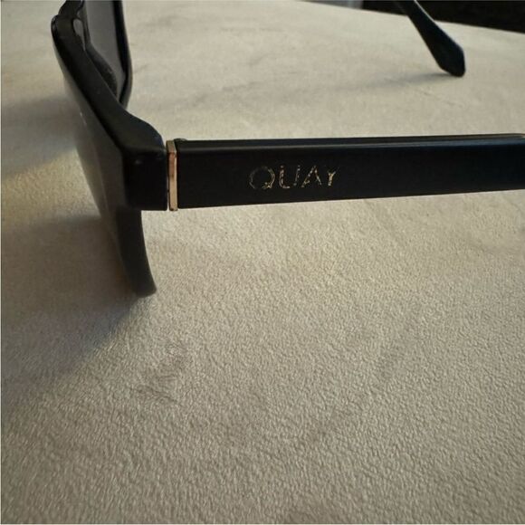 Quay Hardwire Unisex Polarized Sunglasses in Black Smoke - Picture 6 of 8